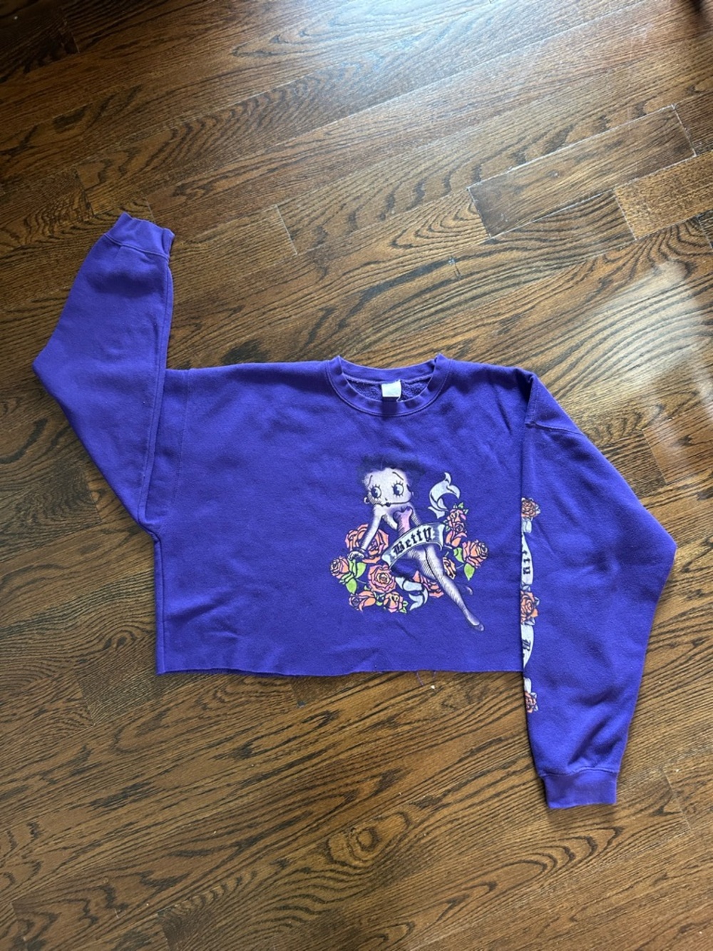Y2K Betty Boop Cropped Crewneck Sweatshirt – Purple Graphic